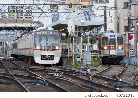 都營淺草線5300、京成3600在京成小岩站的陣容 都營淺草線5300、京成3600在京成小岩站的陣容 90721015
