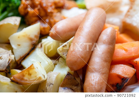 Cheese fondue ingredients 90721092