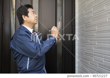 估計外牆繪畫的工作者 90721227