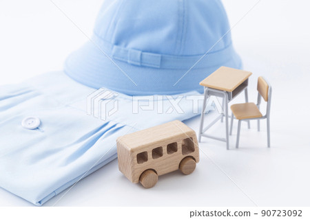 Early childhood education image 90723092