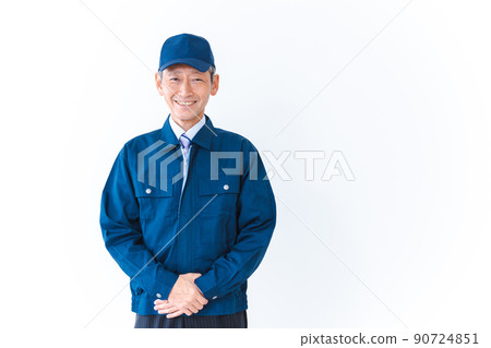 An elderly man who works lively An elderly man who works lively 90724851