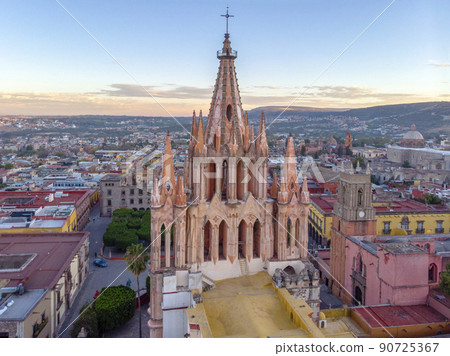 San Miguel de Allende in Guanajuato, Mexico. Aerial view at sunrise 90725367