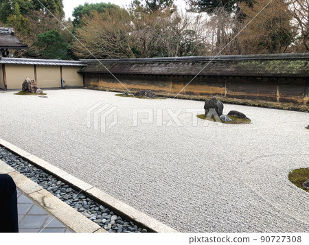 Ryoanji Rock Garden in Kitayama, Kyoto Ryoanji Rock Garden in Kitayama, Kyoto 90727308