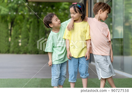 children freedom party play lifestyle 90727538