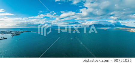 Aerial view of the beautiful Icelandic nature 90731025