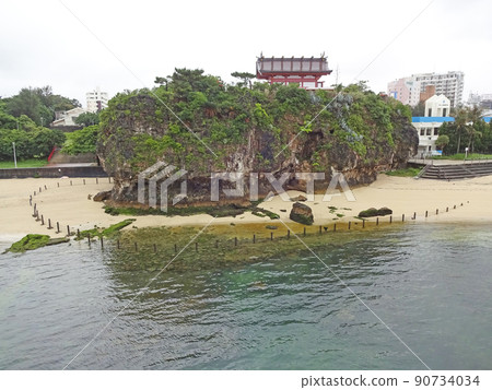 Naminoue Shrine (from Naminoue Bridge) Naminoue Shrine (from Naminoue Bridge) 90734034
