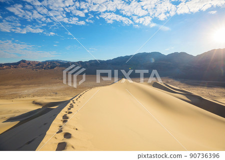 Sand dunes in California 90736396