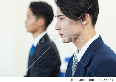 參加公司說明會的學生 90736775