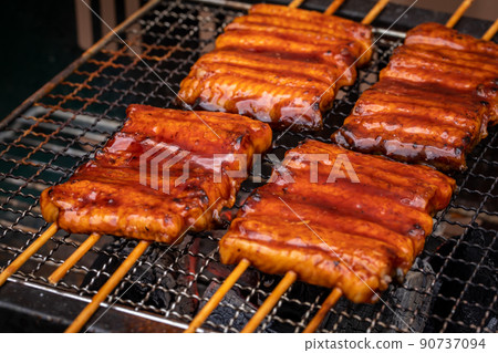 Eel grilled with a net eel 90737094