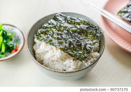 Mochi barley rice eaten with Korean seaweed Mochi barley rice eaten with Korean seaweed 90737270