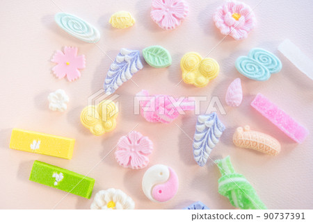 Cute spring dried sweets Rakugan Japanese sweets Amber sugar 90737391