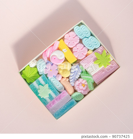 Cute spring / summer dried sweets Rakugan Japanese sweets Amber sugar Boxed assortment 90737425