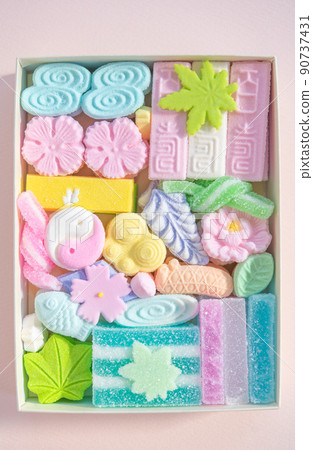 Cute spring / summer dried sweets Rakugan Japanese sweets Amber sugar Boxed assortment 90737431