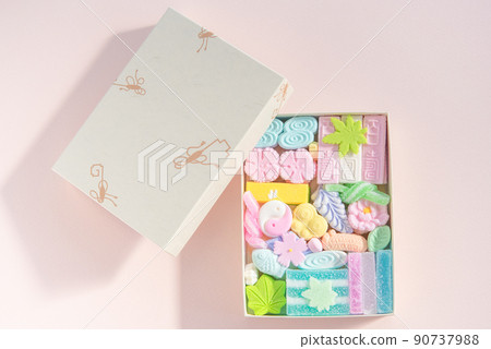 Cute spring / summer dried sweets Rakugan Japanese sweets Amber sugar Boxed assortment 90737988