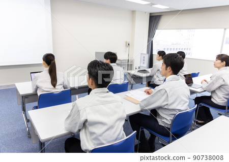 Business person wearing work clothes to receive training Business person wearing work clothes to receive training 90738008