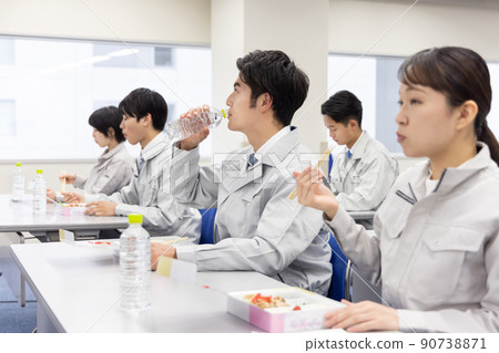 Business person having lunch Business person having lunch 90738871