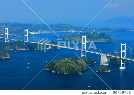 [愛媛縣]晴天時的來島海峽大橋（島波海道） 90739708