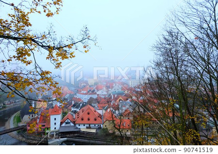 Cesky Krumlov morning mist Cesky Krumlov morning mist 90741519