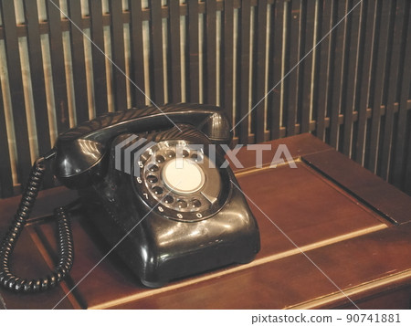 Retro black phone 90741881