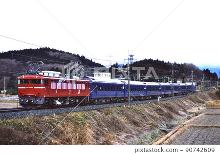 1998 EF81 133 Blue Train Elm running on the Tohoku Line 90742609