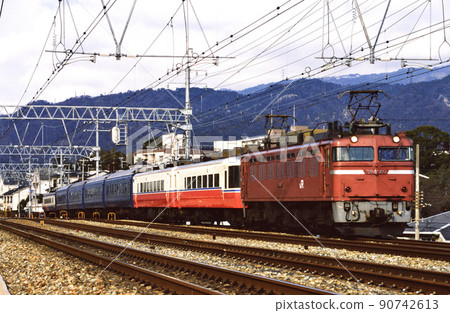 1999 EF81 Spur Hakuba Tsugaike running on the Tokaido Line 1999 EF81 Spur Hakuba Tsugaike running on the Tokaido Line 90742613