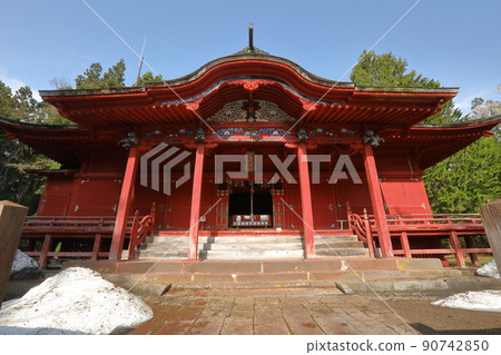 Takaoka, Hirosaki City, Aomori Prefecture, a nationally designated important cultural property, Takateru Shrine worship hall 90742850