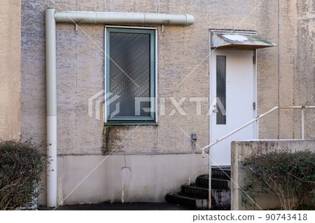 Backdoor of building 90743418