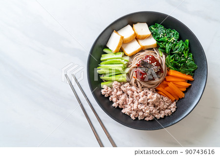 Korean spicy cold noodles 90743616