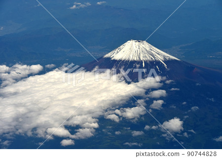 富士山的航拍照片 富士山的航拍照片 90744828