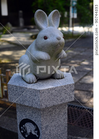 Rabbit statue at Okazaki Shrine-1 90744893