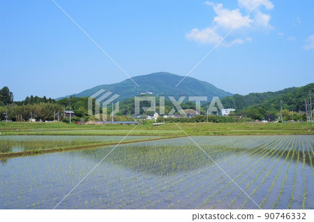 Yunodake Mountain and Paddy Field (Iwaki Yumoto Suburbs) [Joban, Iwaki City, Fukushima Prefecture] 90746332
