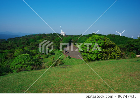 春天從青山高原的丸山草原看 春天從青山高原的丸山草原看 90747433