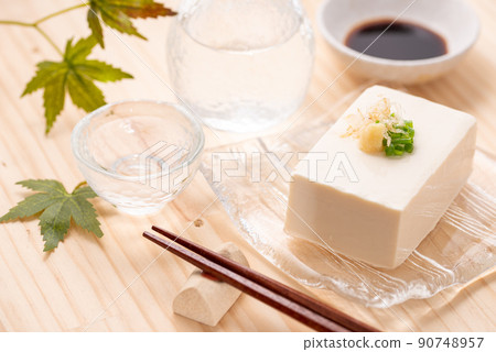 Speaking of tofu, it's cold! Tofu, a Japanese food ingredient unique to Japanese people 90748957