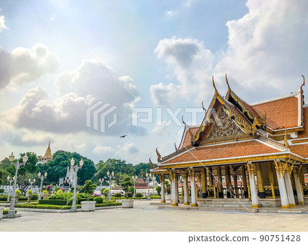 Loha Prasart and Royal Pavilion Mahajetsadabadin are the Thialnad landmark and beautiful place for travel and visit. 90751428