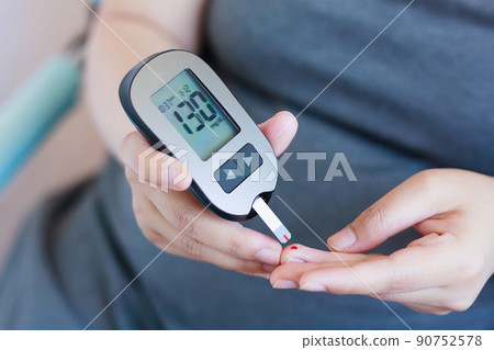 Test Blood Glucose For Diabetes 90752578