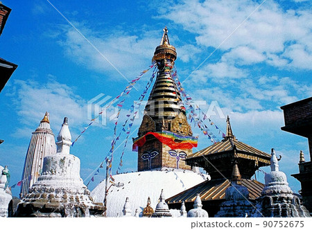 Swayambhunath Stupa Butta 的眼睛可以看到四面八方的一切 Swayambhunath Stupa Butta 的眼睛可以看到四面八方的一切 90752675