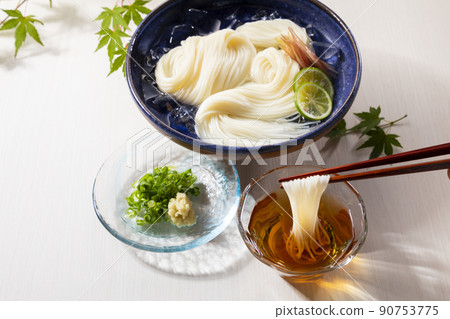 麺 麺 90753775