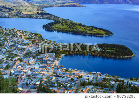 [Queenstown] Evening view from Bob's Peak 90758295