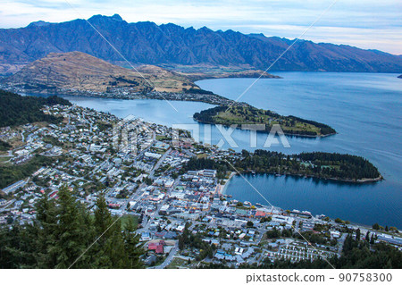 [Queenstown] Evening view from Bob's Peak 90758300