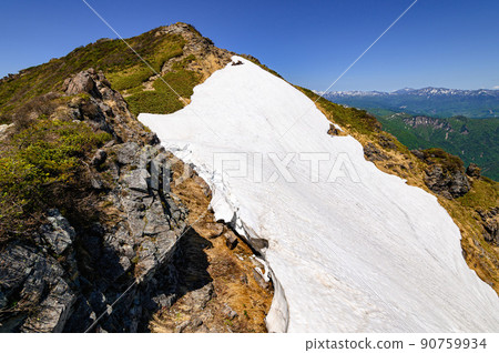 (Gunma Prefecture) Tanigawadake, ridgeline and Oki's ears during the snowy season (Gunma Prefecture) Tanigawadake, ridgeline and Oki's ears during the snowy season 90759934