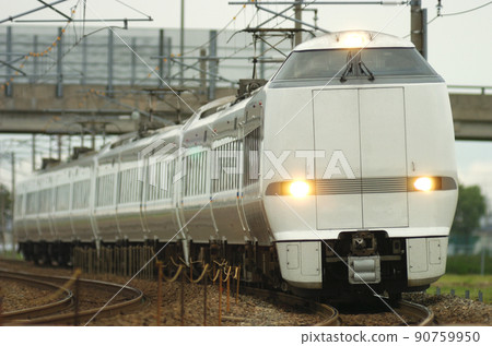 北陸本線加賀-笠間-三河JR西683系列S編隊（金澤）白鷺 90759950