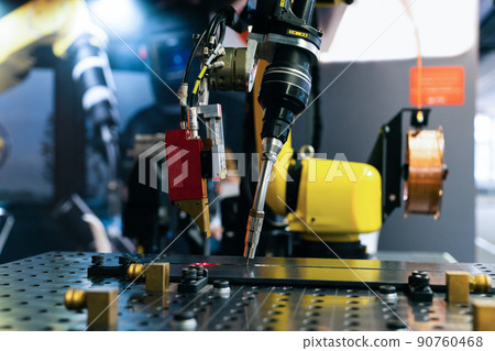 Gas cutter on the robot arm. 90760468