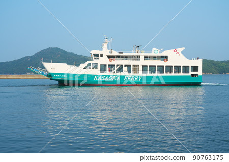 岡山縣笠岡市，笠岡群島最大的島嶼北城島，初夏清晨從豐浦港出發的渡輪2號 90763175
