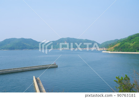 Kitagi Island, the largest island in the Kasaoka Islands, the scenery of the Oura area seen from the hills of the Kusunoki area 2 Kasaoka City, Okayama Prefecture Kitagi Island, the largest island in the Kasaoka Islands, the scenery of the Oura area seen from the hills of the Kusunoki area 2 Kasaoka City, Okayama Prefecture 90763181