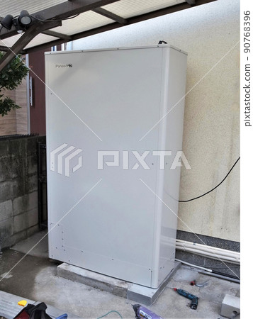 Thin home water heater installation work Eco Cute Thin home water heater installation work Eco Cute 90768396