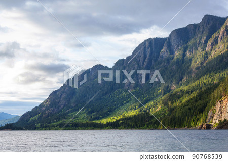 Lake in Canada 90768539