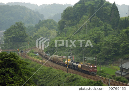 北陸本線栗良五十鈴JR貨運EF81-36(富山) 北陸本線栗良五十鈴JR貨運EF81-36(富山) 90769463
