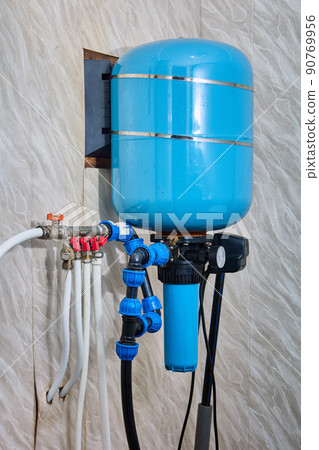 Bladder type well pressure tank is most common and modern one. 90769956