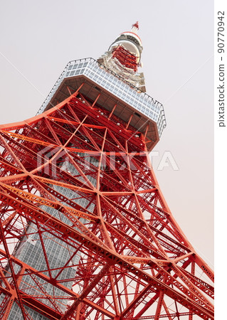 以黃昏天空為背景的東京塔 以黃昏天空為背景的東京塔 90770942