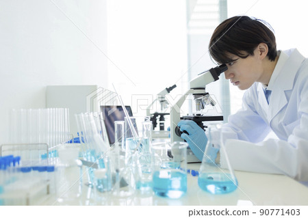研究員顯微鏡 90771403